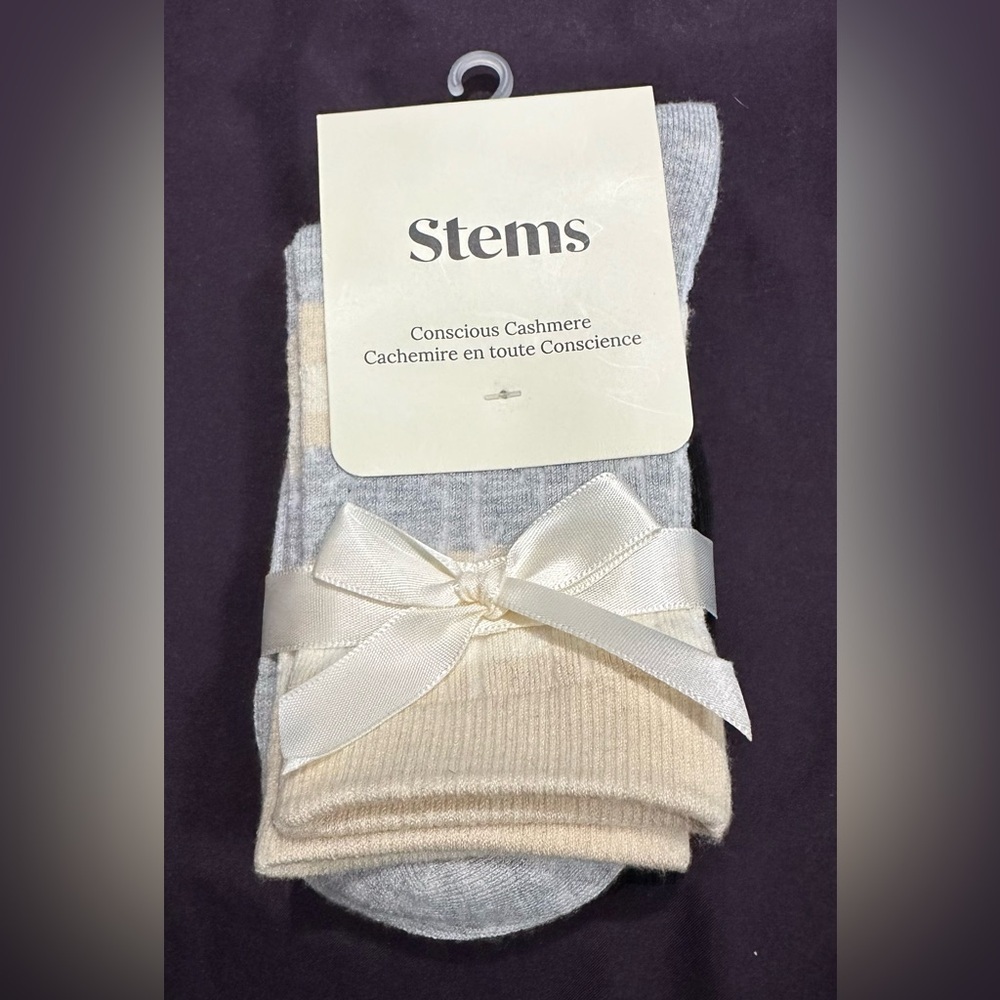 ✨NWT✨Stems: Women’s 2 Pack Conscious Cashmere Socks